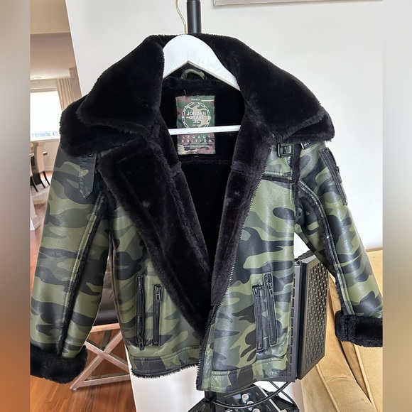 Boy #veganlearther coat very HEAVY /WARM no cracks prefect conditions size boy 8 - Picture 4 of 7